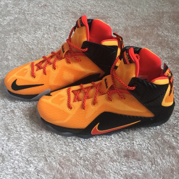 NIKE LeBron Xll - Picture 2 of 6